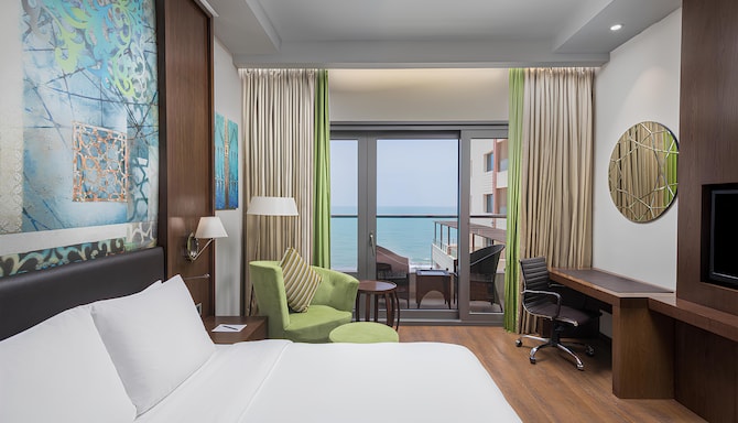 Radisson Blu Hotel & Resort, Sohar - Superior Room - Ocean View