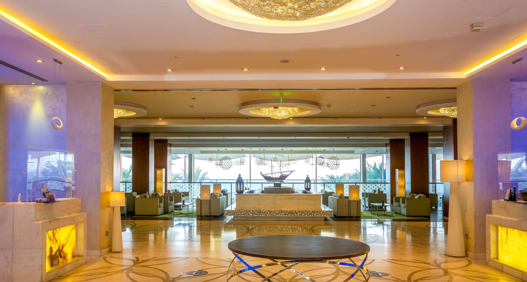 Radisson Blu Hotel & Resort, Sohar - Lobby area
