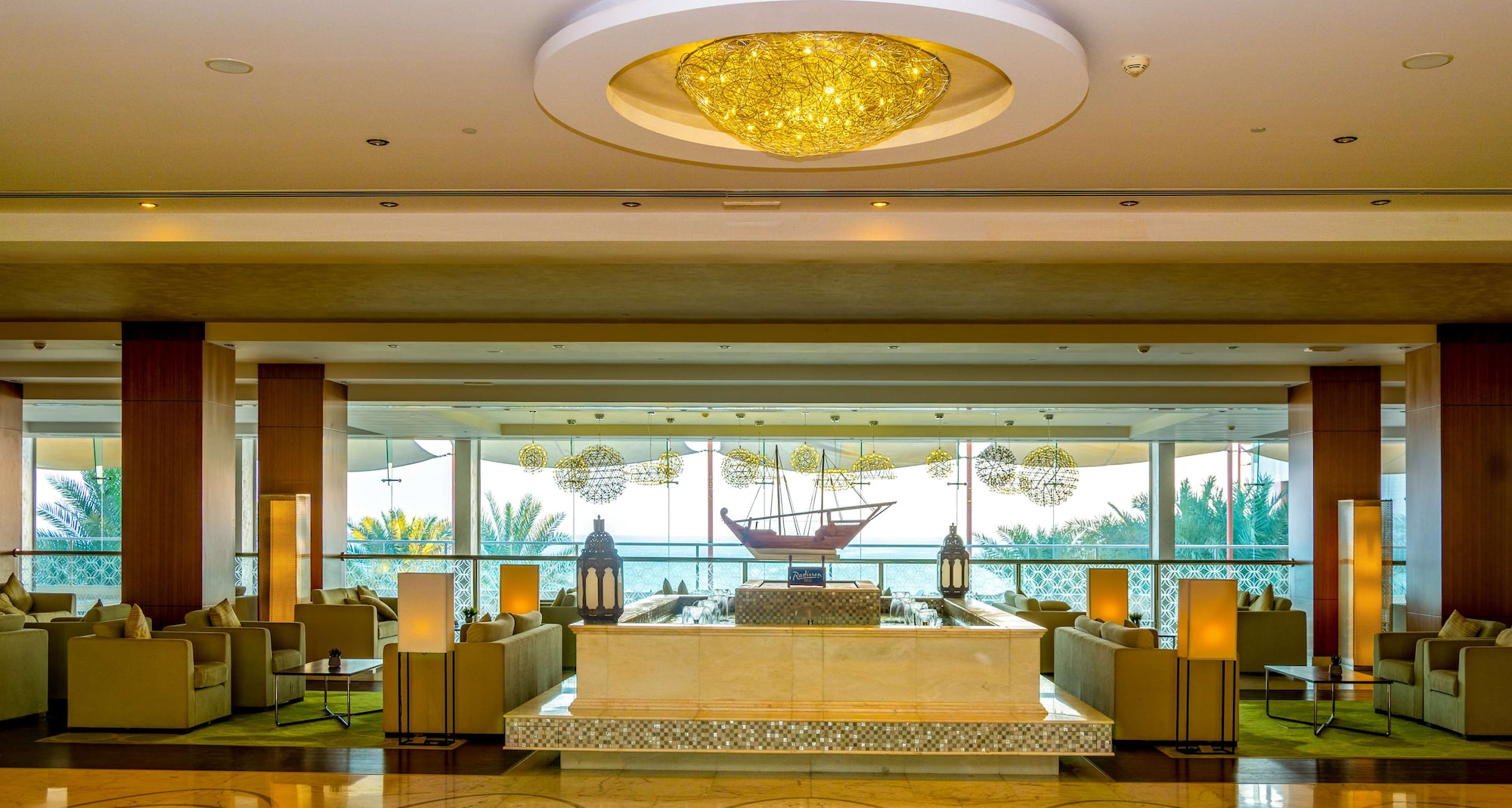 Radisson Blu Hotel & Resort, Sohar - Lobby area