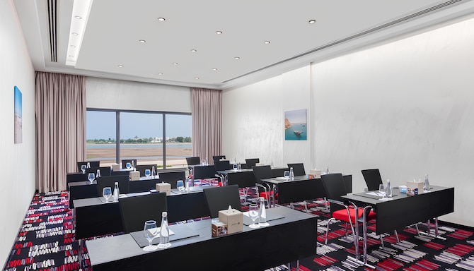 Radisson Blu Hotel and Resort, Sohar - Al Ward Meeting Room