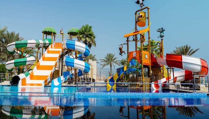 Radisson Blu Hotel, Sohar - Water Games