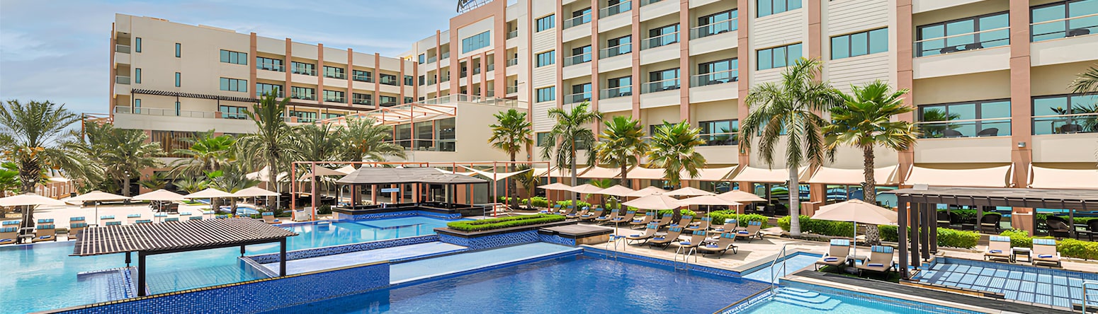 Radisson Blu Hotel and Resort, Sohar - Swimming Pool