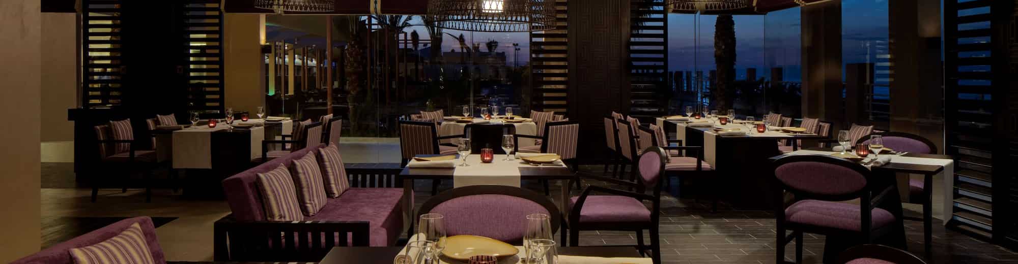 فندق راديسون بلو صحار - مطعم أمارانثاي