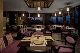 فندق راديسون بلو صحار - مطعم أمارانثاي