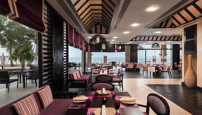 Radisson Blu Hotel and Resort, Sohar - IndChiThai Restaurant