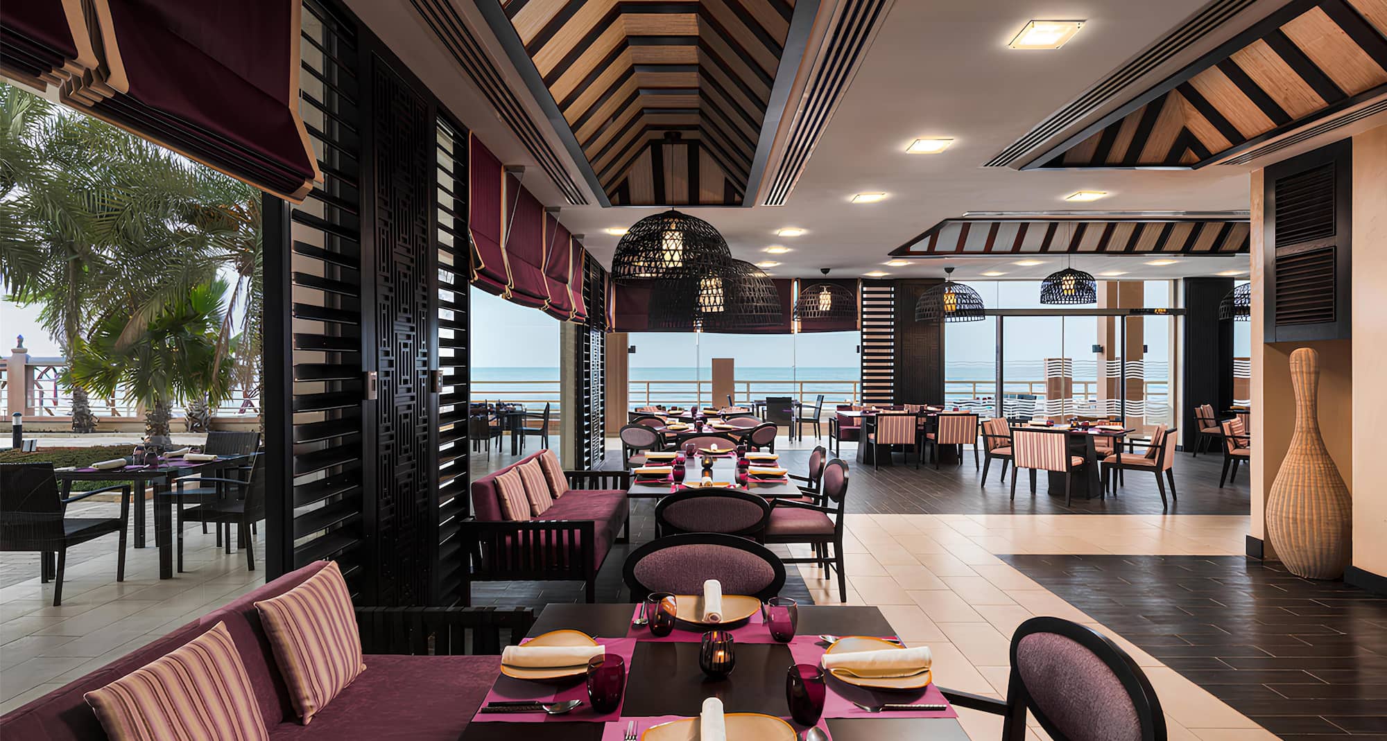 Radisson Blu Hotel and Resort, Sohar - IndChiThai Restaurant
