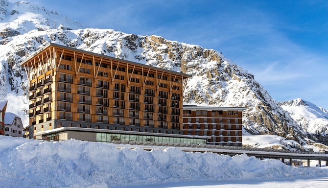 Radisson Blu Hotel Reussen, Andermatt - fasada