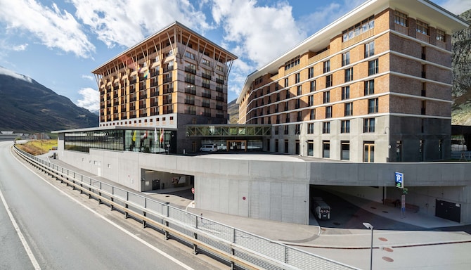 Radisson Blu Hotel, Reussen Andermatt - Façade