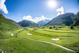 Radisson Blu Hotel Reussen, Andermatt - Golfplatz Andermatt