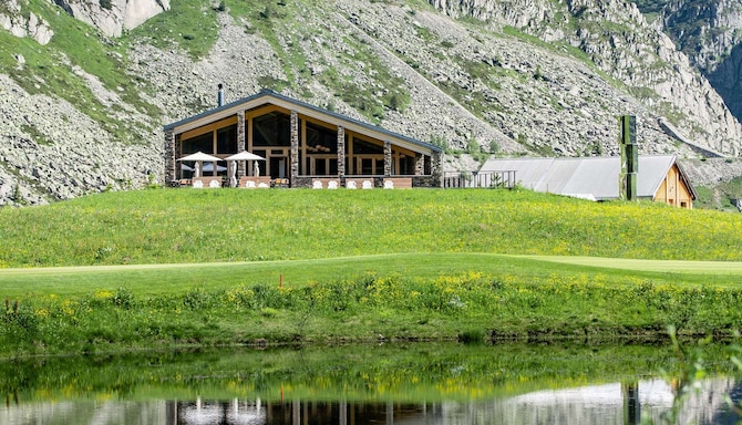 Radisson Blu Hotel, Reussen Andermatt - Restaurant Golf Course