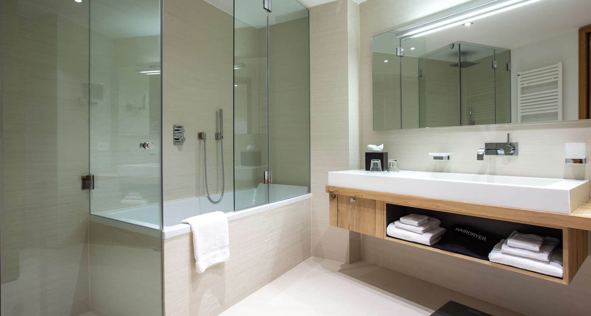 Radisson Blu Hotel, Reussen Andermatt - Guest Room Bath