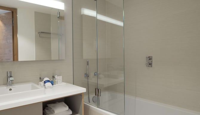 Radisson Blu Hotel, Reussen Andermatt - Residence bathroom