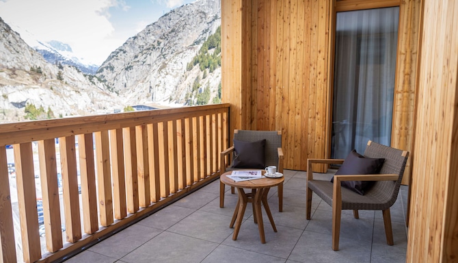 Radisson Blu Hotel, Reussen Andermatt - Gotthard Loft balcony