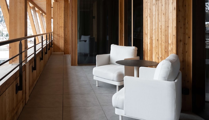 Radisson Blu Hotel, Reussen Andermatt - 1 Bedroom Deluxe Residence with Mountain View