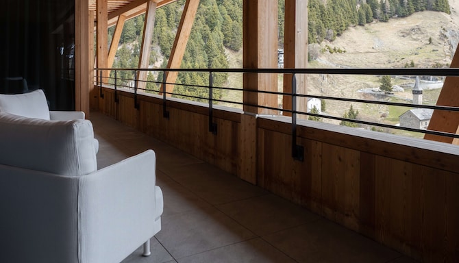 Radisson Blu Hotel, Reussen Andermatt - 1 Bedroom Deluxe Residence with Mountain View