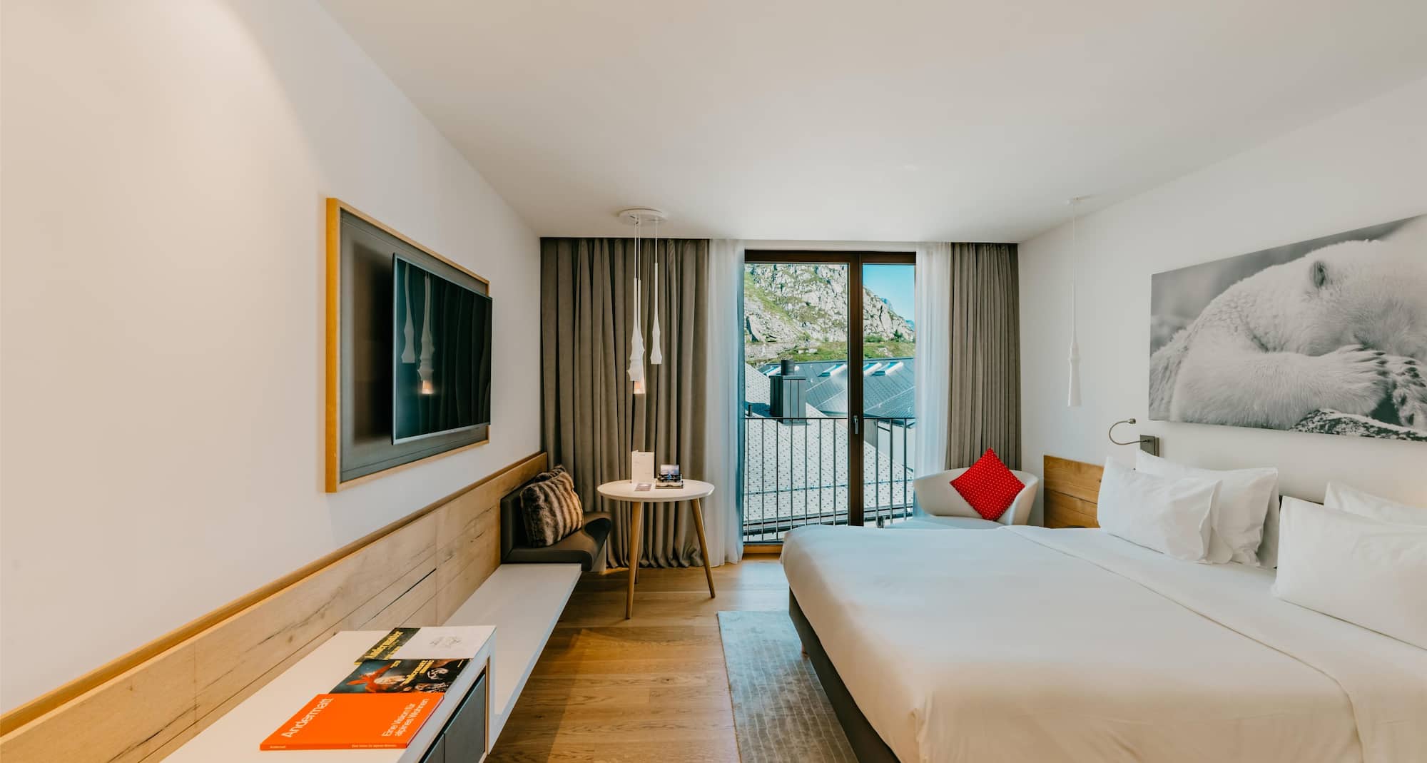 Radisson Blu Hotel, Reussen Andermatt - Sommer Kampagne Radisson Blu Alpineracer Bild