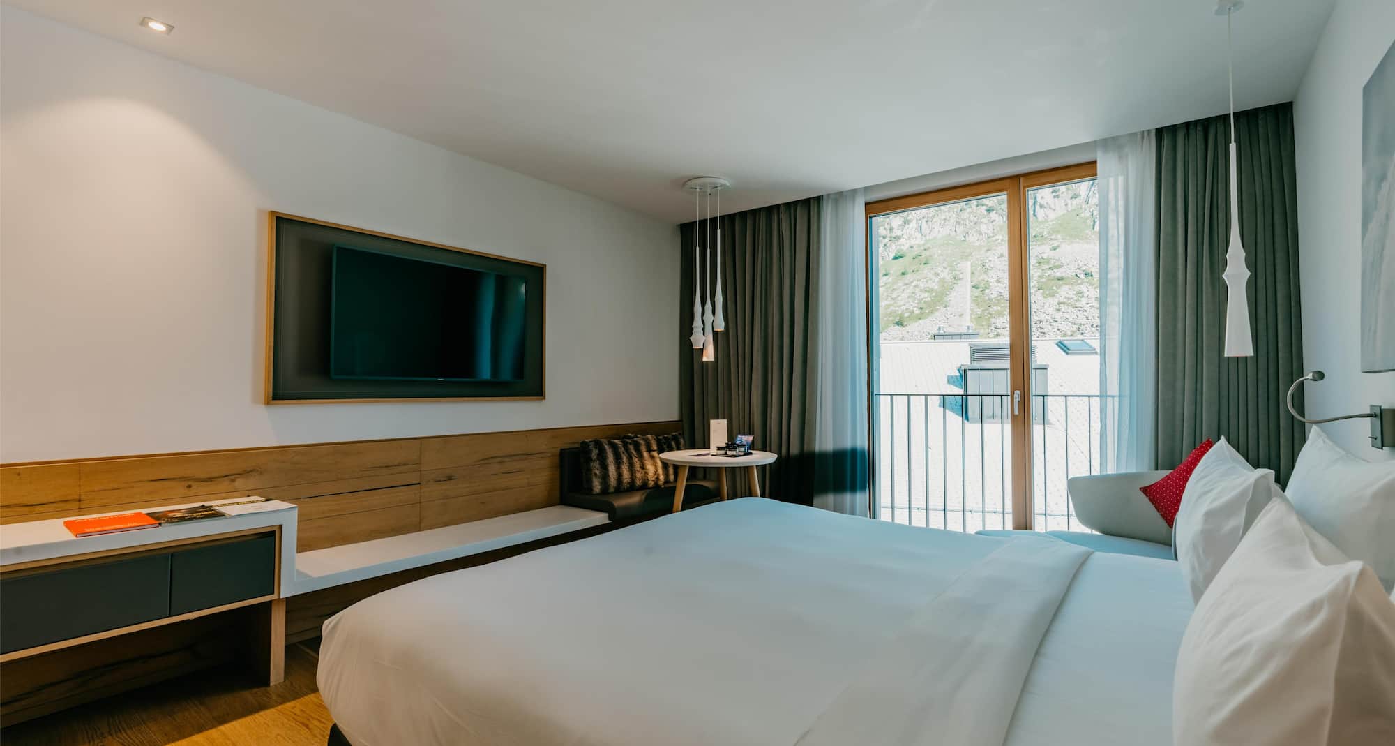 Radisson Blu Hotel, Reussen Andermatt - Sommer Kampagne Radisson Blu Alpineracer Bild