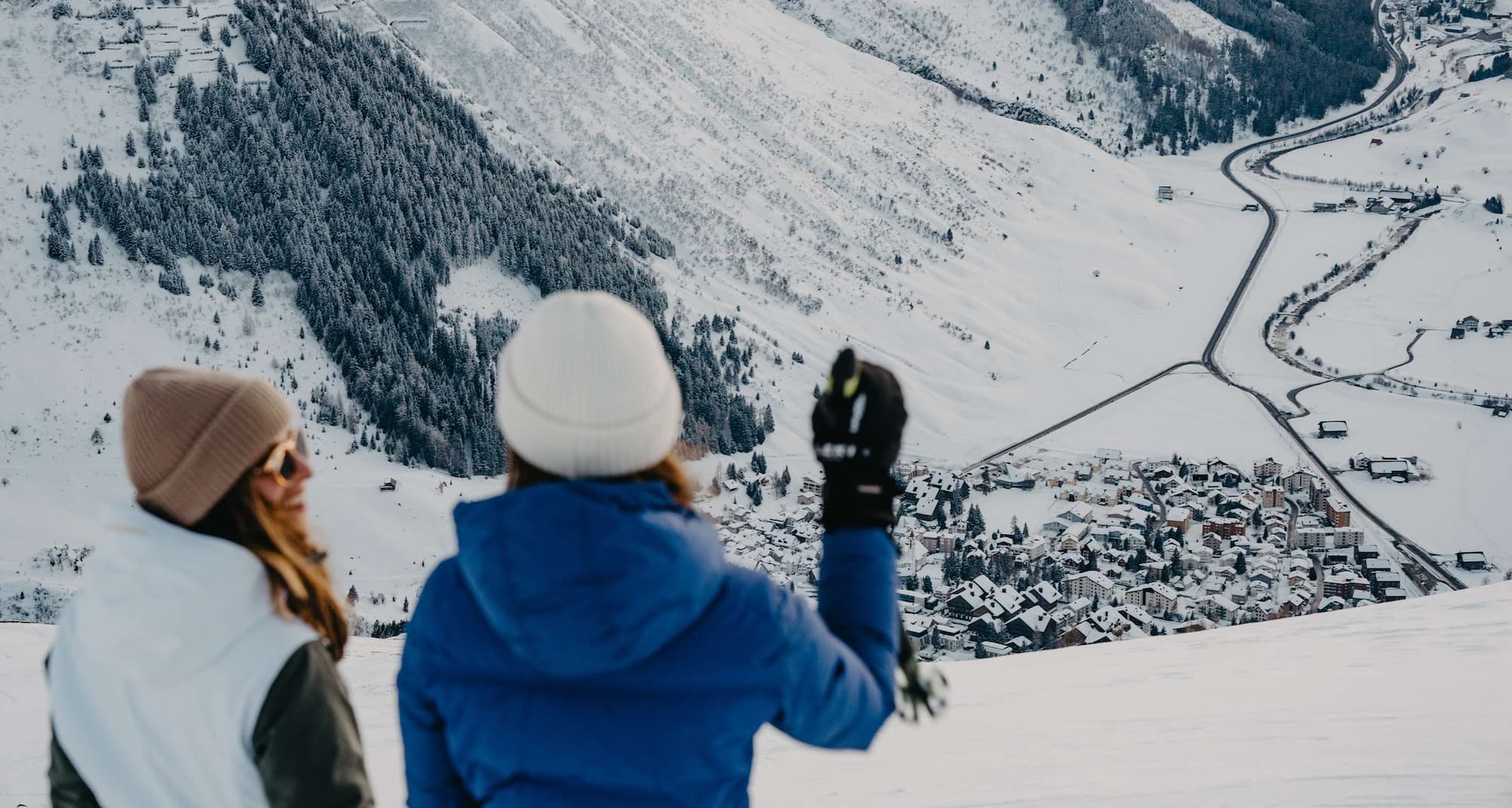 Radisson Blu Hotel Reussen, Andermatt - Blick auf den Ort