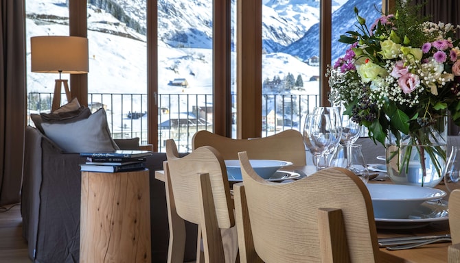 Radisson Blu Hotel, Reussen Andermatt - 3 Bedroom Residence Dining Table