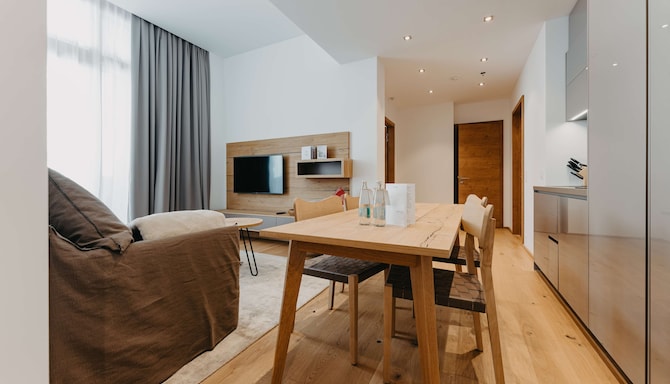 Radisson Blu Hotel, Reussen Andermatt - Two Bedroom Suite dining room