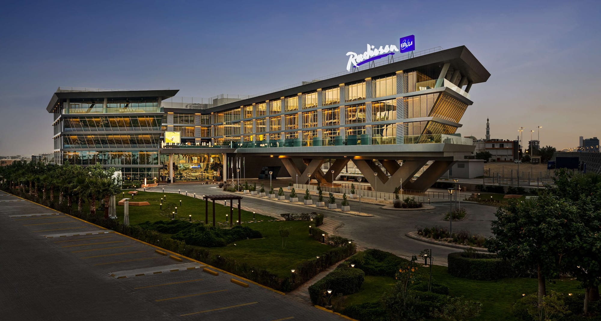 Radisson Blu Hotel, Riyadh Convention & Exhibition Center - Exterior view evening