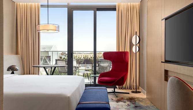 Radisson Blu Hotel, Riyadh Convention & Exhibition Center - Executive Room with balcony and lounge access