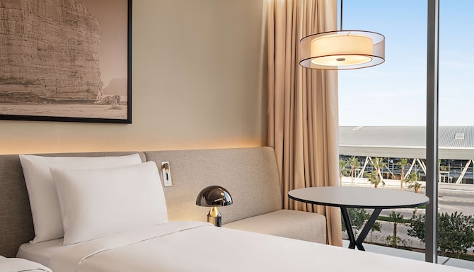 Radisson Blu Hotel, Riyadh Convention & Exhibition Center - Superior Room