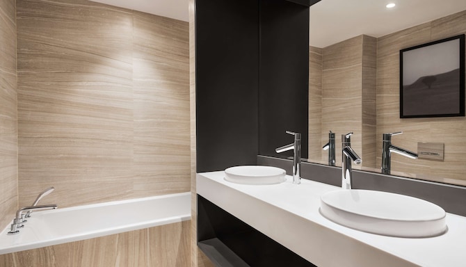 Radisson Blu Hotel, Riyadh Convention & Exhibition Center - Executive Suite with lounge access