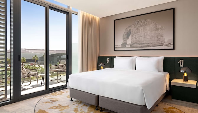 Radisson Blu Hotel, Riyadh Convention & Exhibition Center - Deluxe Suite with lounge access