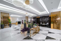 利雅得库尔图巴丽笙酒店 - 宴会酒会式