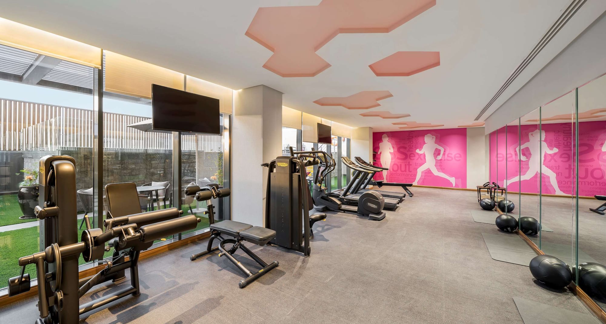 فندق راديسون بلو، الرياض قرطبة، صالة ألعاب رياضية للسيدات