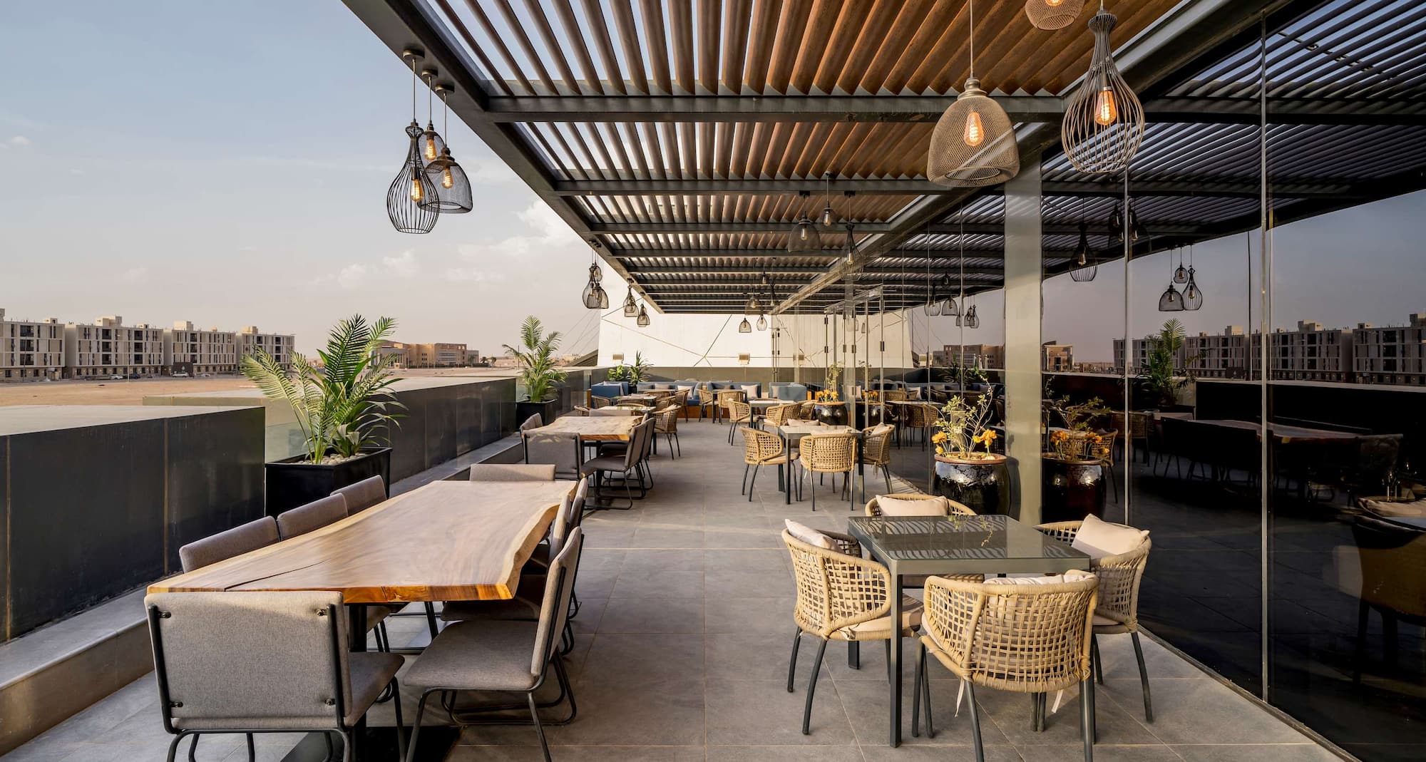 Radisson Blu Hotel, Riyadh Qurtuba - Outdoor restaurant