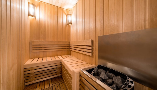 利雅得库尔图巴丽笙酒店 - 桑拿室