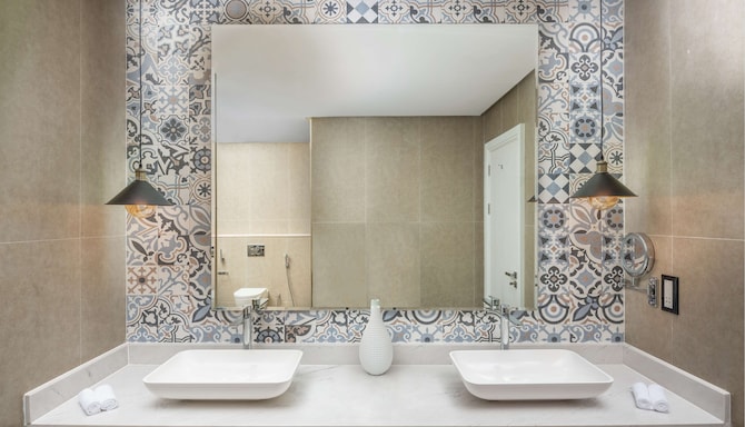 Radisson Blu Hotel, Riyadh Qurtuba - Suite bathroom