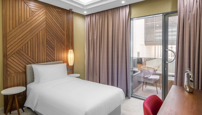 Radisson Blu Hotel, Riyadh Qurtuba - Single bed bedroom-Villa