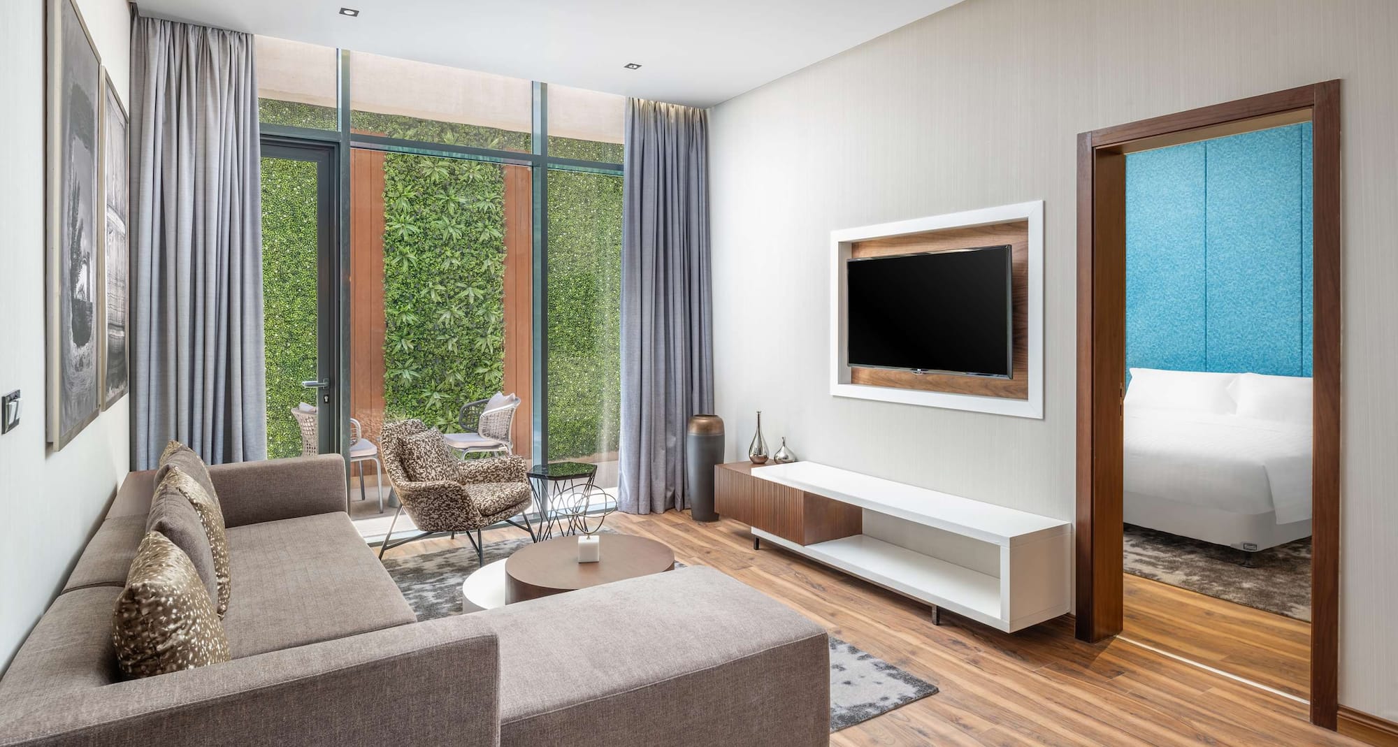 Radisson Blu Hotel, Riyadh Qurtuba - One Bedroom Suite living area