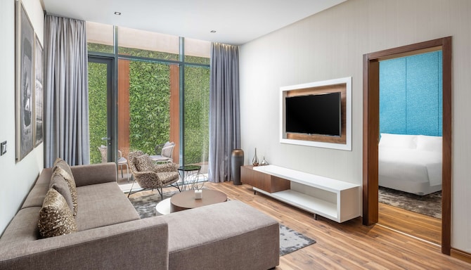 Radisson Blu Hotel, Riyadh Qurtuba - One Bedroom Suite living area