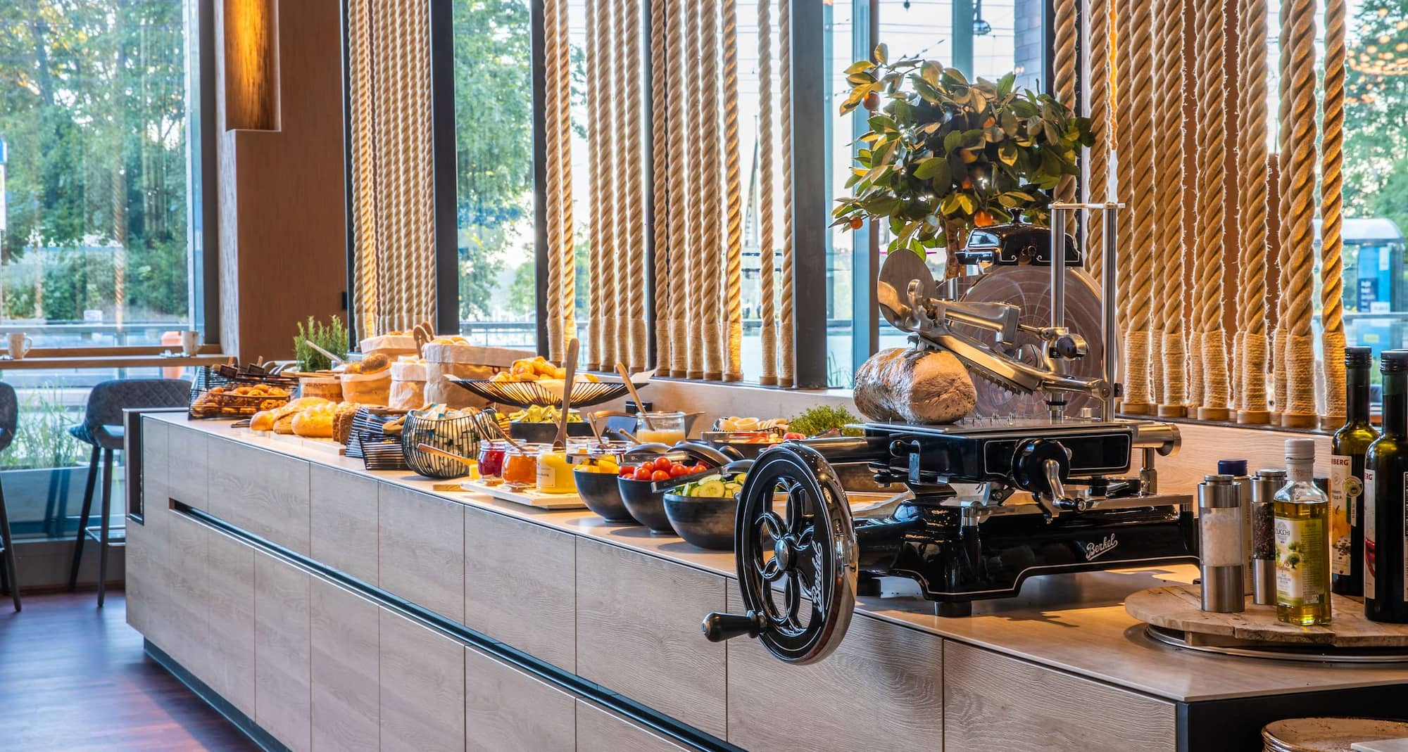 Radisson Blu Hotel, Rostock - KAI40 Restaurant - Breakfast