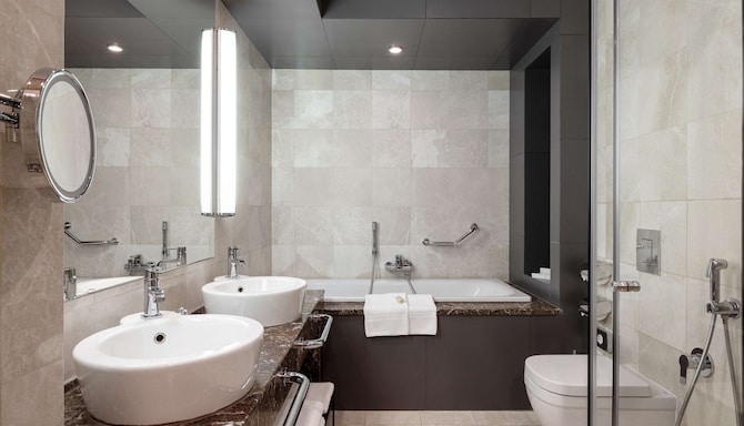 Radisson Blu Hotel, Rostov - Premium room with Terrace - Bath