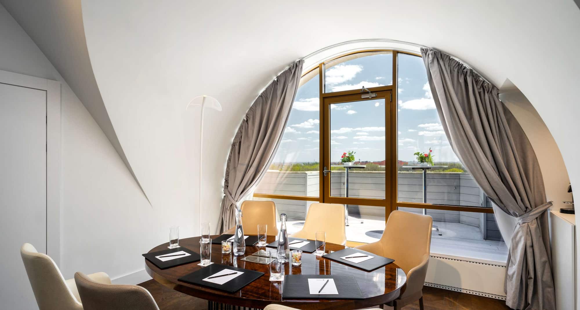 Radisson Blu Hotel, Rostov-on-Don - Presidential Suite meeting area