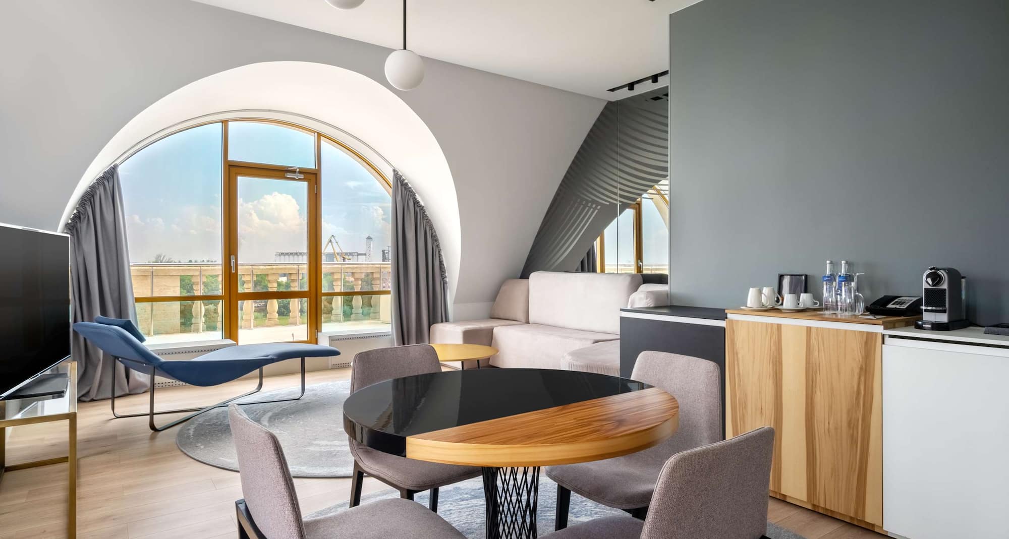 Radisson Blu Hotel, Rostov-on-Don - Suite with terrace