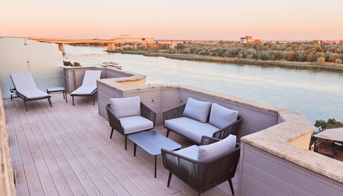 Radisson Blu Hotel, Rostov-on-Don - One Bedroom Suite terrace
