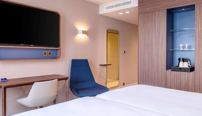 Radisson Blu Hotel, Rouen Centre - Guest room with twin beds