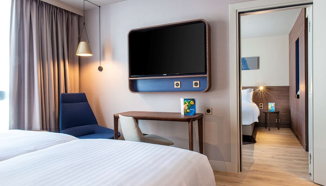 Radisson Blu Hotel, Rouen Centre - Family Stay - 2 connected rooms