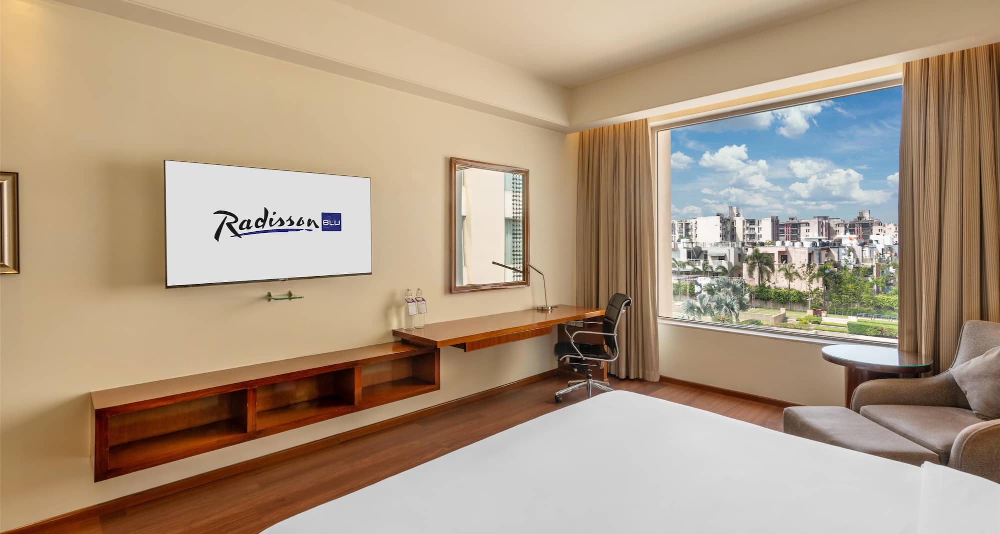 Radisson Blu Hotel, Rudrapur - Business Bedroom