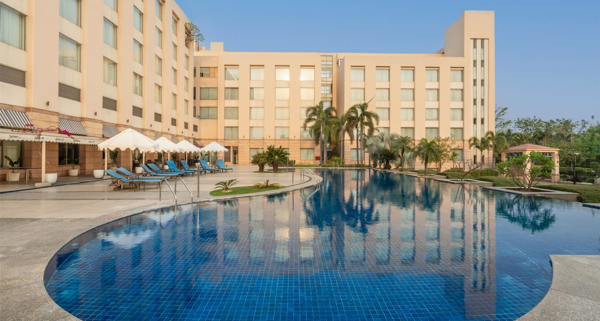 Radisson Blu Hotel, Rudrapur - Swimming Pool