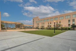 Radisson Blu Hotel, Rudrapur - Queen s Field