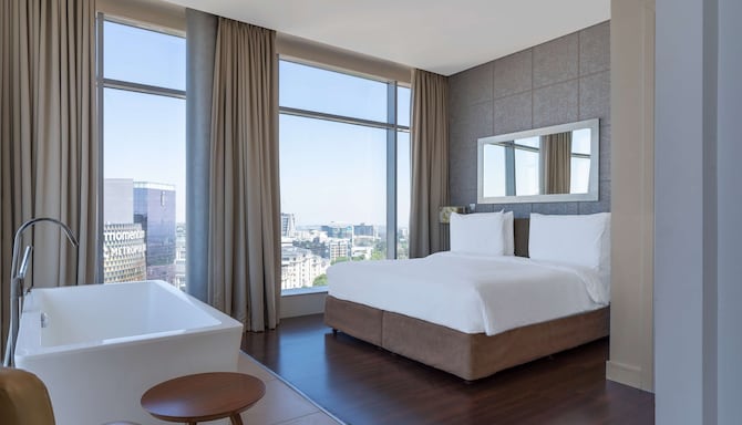 Radisson Blu Hotel Sandton, Johannesburg - 客房浴室