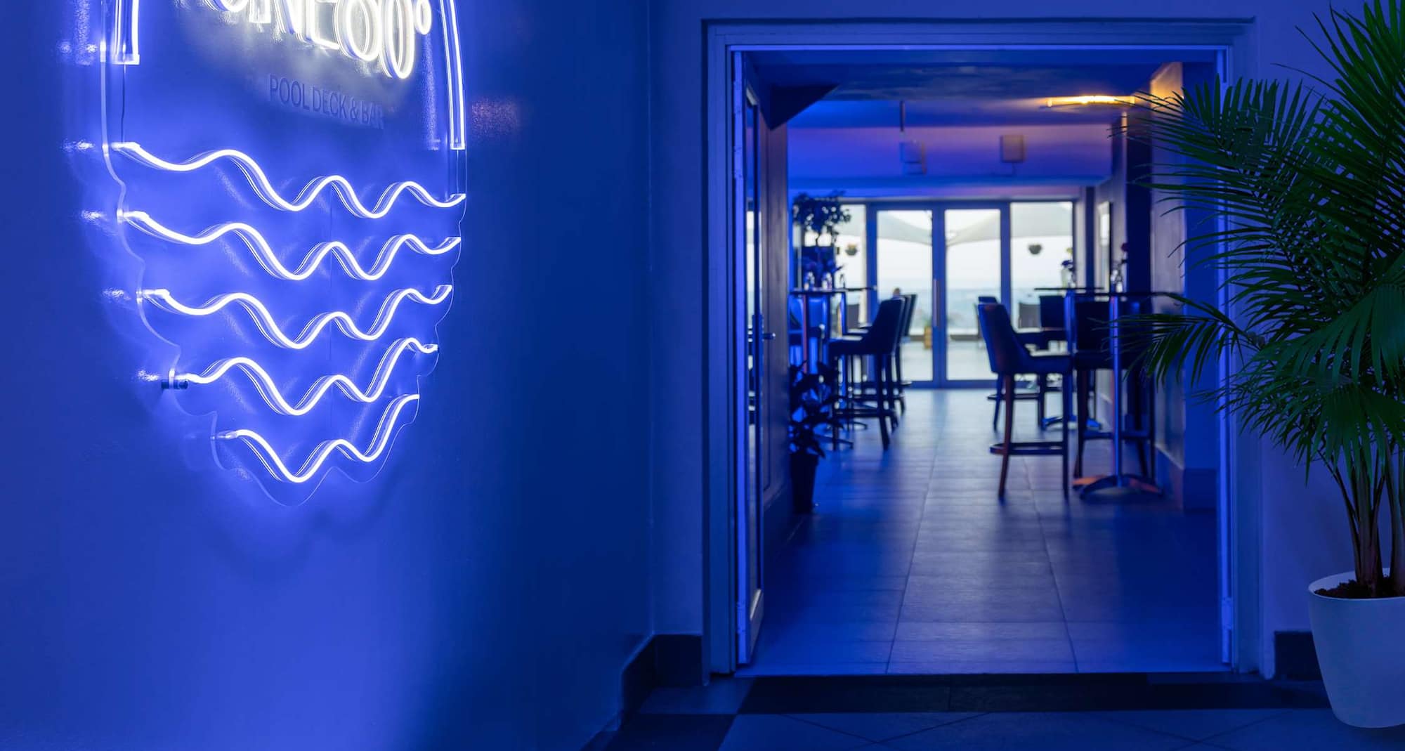 Radisson Blu Hotel Sandton, Johannesburg - Pool Bar