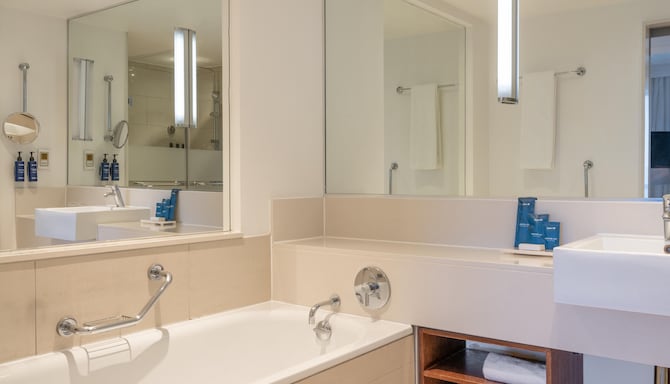 Radisson Blu Hotel Sandton, Johannesburg - Deluxe Suite